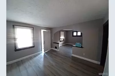 8328 Strathmore Place, Saint Louis, MO 63136 - Photo 2