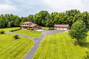 98 Wooden Nickel Dr, Foley, MO 63347 - Photo 2