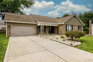 9 Carriage Way E, Saint Peters, MO 63376 - Photo 2