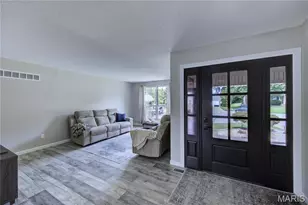 9 Carriage Way E, Saint Peters, MO 63376 - Photo 4