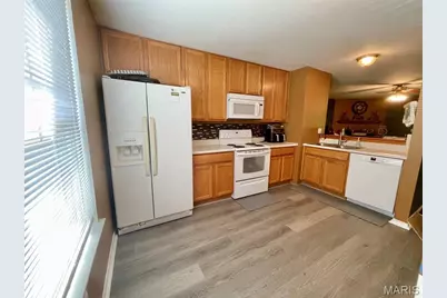 1040 Sugar Creek Court #4, Saint Peters, MO 63376 - Photo 2