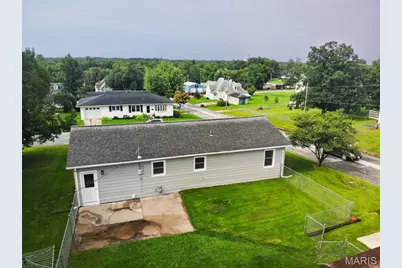 601 Cooper Avenue, Paris, MO 65275 - Photo 2