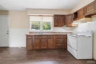 7415 Castro Dr, Saint Louis, MO 63135 - Photo 2