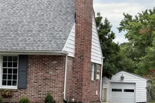 729 Chippendale Ct, Kirkwood, MO 63122 - Photo 2