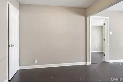 10154 Coburg Lands Drive, Saint Louis, MO 63137 - Photo 8