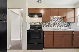 10154 Coburg Lands Dr, Saint Louis, MO 63137 - Photo 4