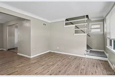 6829 Berkridge Court, Saint Louis, MO 63134 - Photo 6