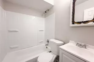 871 Wycliffe Ct, Saint Louis, MO 63125 - Photo 10