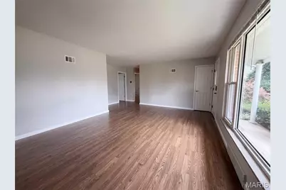 871 Wycliffe Court, Saint Louis, MO 63125 - Photo 8