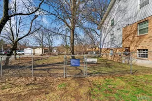 667 S Kirkwood Rd, Kirkwood, MO 63122 - Photo 12