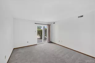 667 S Kirkwood Rd, Kirkwood, MO 63122 - Photo 2