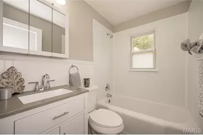 423 Warford Avenue, Saint Louis, MO 63135 - Photo 12