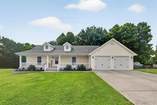 306 Waggoner Blvd, Elsberry, MO 63343 - Photo 1