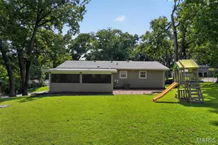 11 San Camille Ct, Saint Charles, MO 63303 - Photo 2