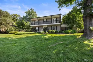 25 Berkshire Dr, Richmond Heights, MO 63117 - Photo 2
