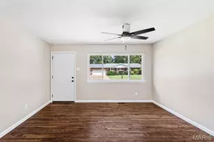 11482 Essex Ave, Maryland Heights, MO 63043 - Photo 6