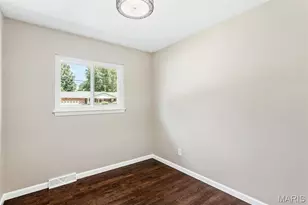 11482 Essex Ave, Maryland Heights, MO 63043 - Photo 24