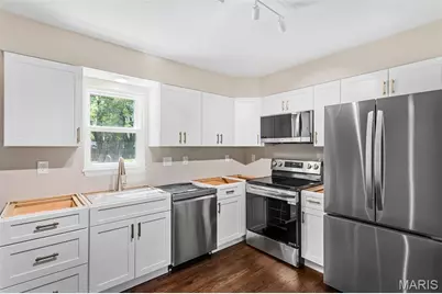 11482 Essex Avenue, Maryland Heights, MO 63043 - Photo 14