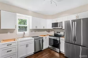 11482 Essex Ave, Maryland Heights, MO 63043 - Photo 14
