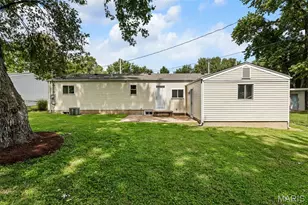 11482 Essex Ave, Maryland Heights, MO 63043 - Photo 42