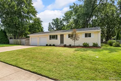 11482 Essex Avenue, Maryland Heights, MO 63043 - Photo 2