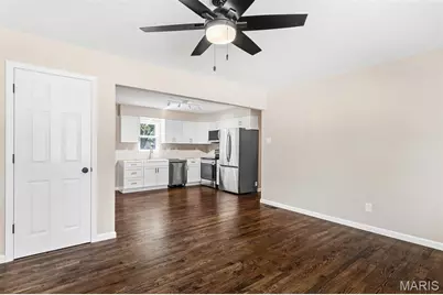 11482 Essex Avenue, Maryland Heights, MO 63043 - Photo 10