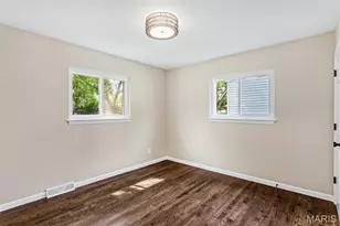 11482 Essex Ave, Maryland Heights, MO 63043 - Photo 18
