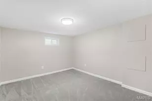 11482 Essex Ave, Maryland Heights, MO 63043 - Photo 32