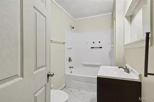 154 Becker Dr, Saint Louis, MO 63135 - Photo 12