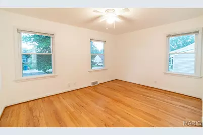 6936 Greenholly Drive, Saint Louis, MO 63123 - Photo 10