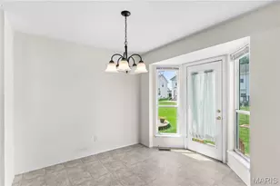 15 W Homefield Point Ct, O'Fallon, MO 63366 - Photo 2
