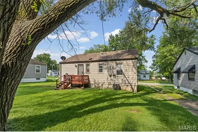 6010 Eaton Drive, Berkeley, MO 63134 - Photo 12