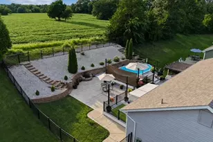 927 Mule Creek Dr, Wentzville, MO 63385 - Photo 2