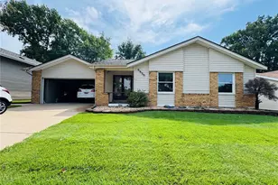 2424 Country Wood Dr, Maryland Heights, MO 63043 - Photo 1