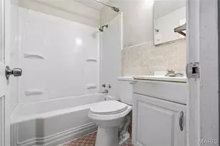 10172 Cabot Dr, Saint Louis, MO 63137 - Photo 16