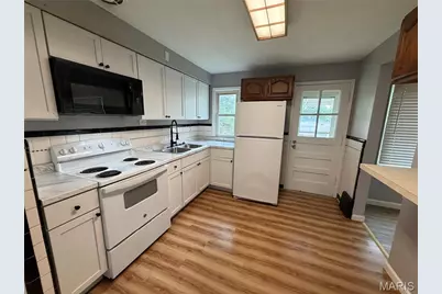 1134 Laire, Saint Louis, MO 63137 - Photo 8