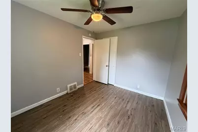 1134 Laire, Saint Louis, MO 63137 - Photo 4