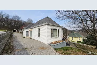 412 W Terrace Avenue, Hannibal, MO 63401 - Photo 2