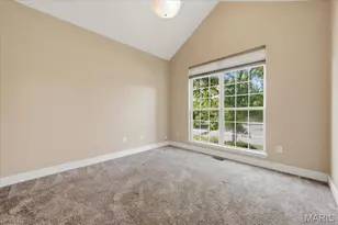 1025 Hawkins Bend Dr, Fenton, MO 63026 - Photo 8