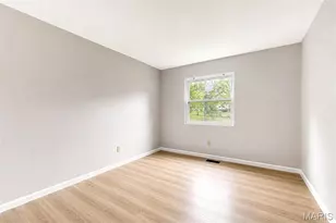 12732 Glenage Dr, Maryland Heights, MO 63043 - Photo 24
