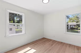 17 St Martha Ct, Florissant, MO 63031 - Photo 12