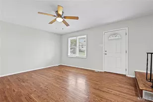 4552 Ray Ave, Saint Louis, MO 63116 - Photo 6