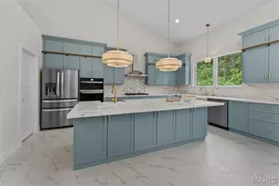 4513 Du Bourg Ln, Saint Louis, MO 63128 - Photo 12