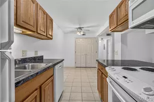 1211 Mangrove Ln, Saint Louis, MO 63125 - Photo 8