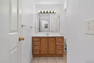 1211 Mangrove Ln, Saint Louis, MO 63125 - Photo 14