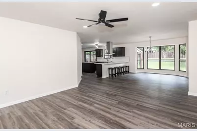 4315 Meadowgreen Estates Drive, Saint Louis, MO 63129 - Photo 20