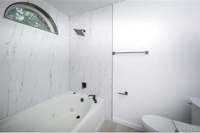 1501 Strawberry Glen Court, Ballwin, MO 63021 - Photo 20