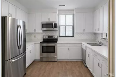 1911 11th St #D, Saint Louis, MO 63104 - Photo 2