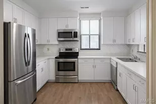 1911 11th St, Saint Louis, MO 63104 - Photo 2