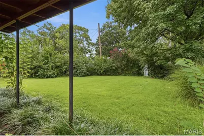 8443 Engler Avenue, Saint Louis, MO 63114 - Photo 16